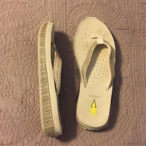 Volatile Flip Flops 8